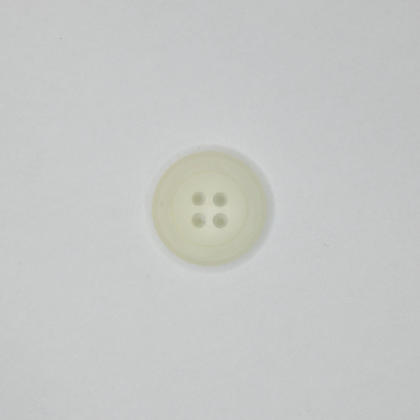 18mm White Translucent 4H Buttons 10pk