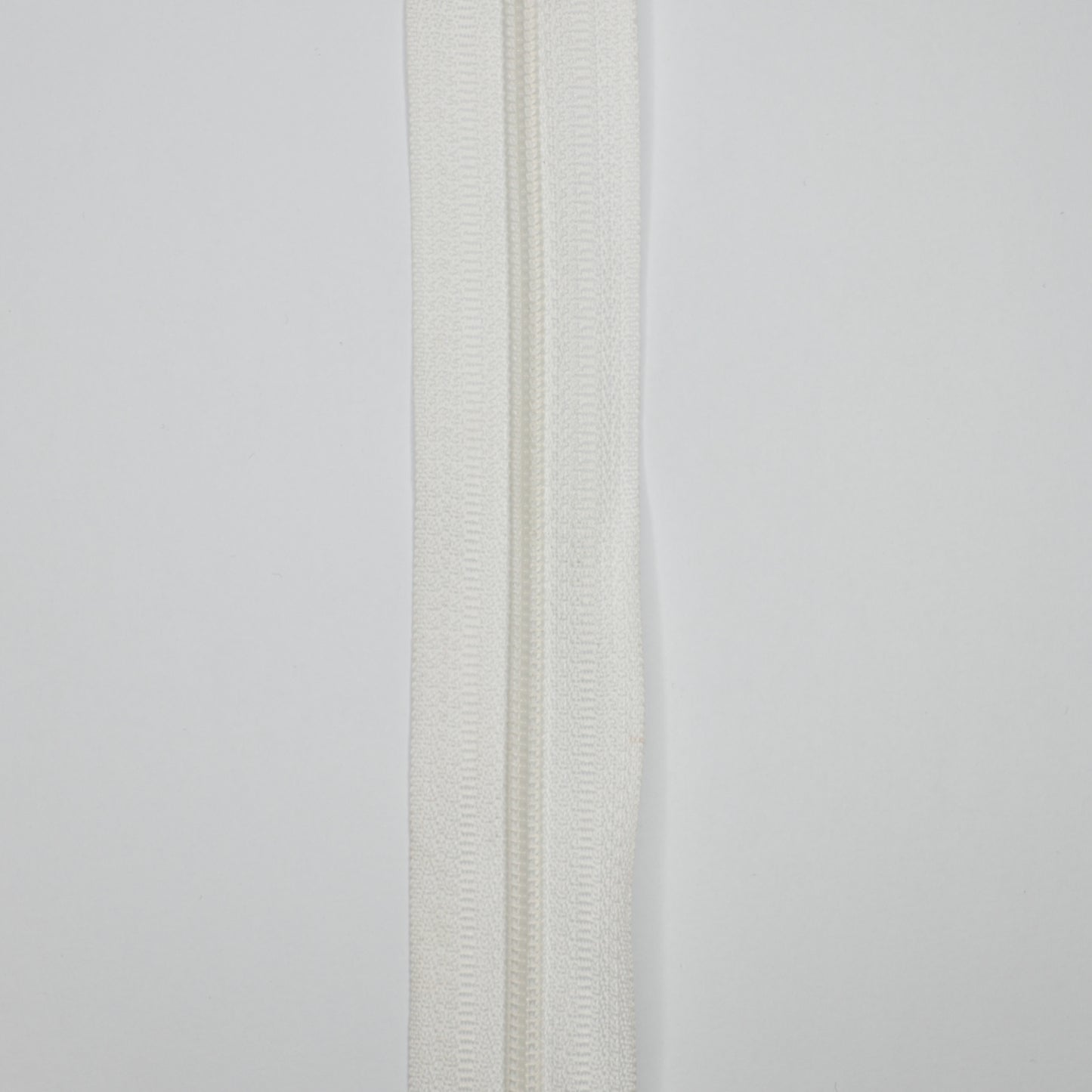 25mm White Nylon (Size 4) Zipper Tape 1m