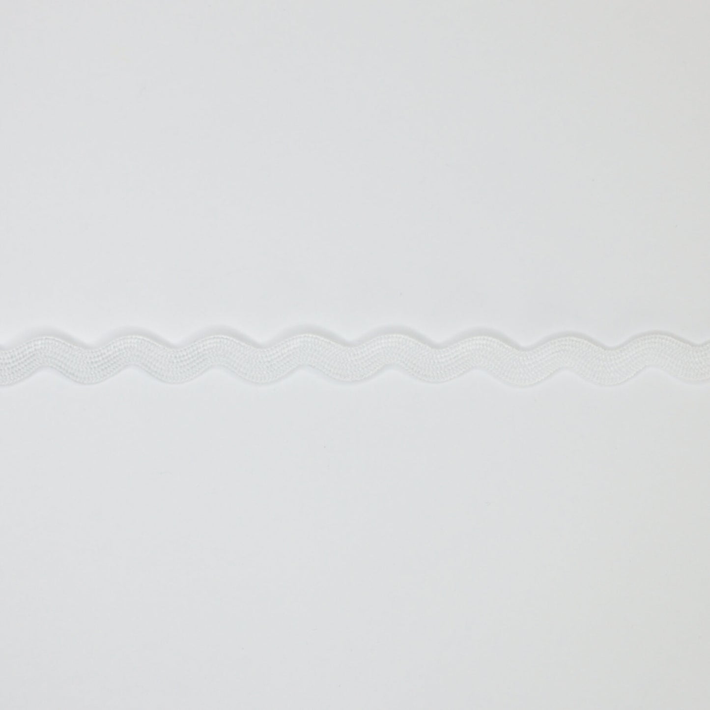 5mm White Ric-Rac Wavy Trim 1m