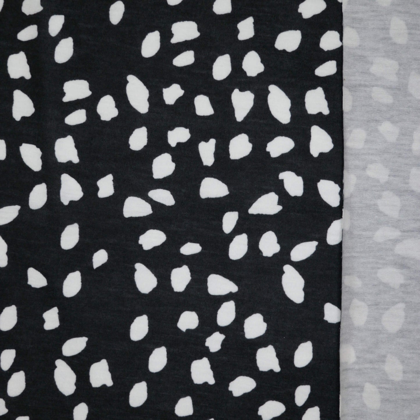 Black and White Spot Jersey per/metre