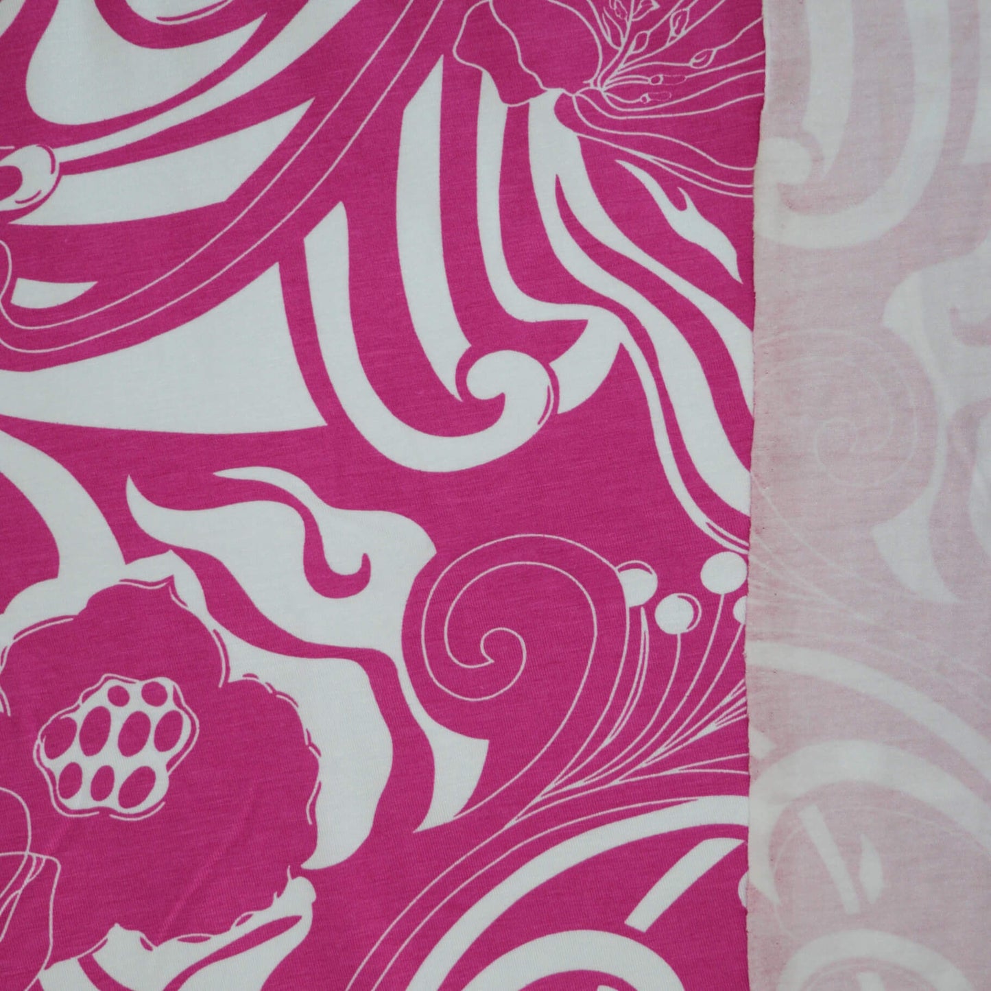 Pink Floral Swirl Jersey per/metre