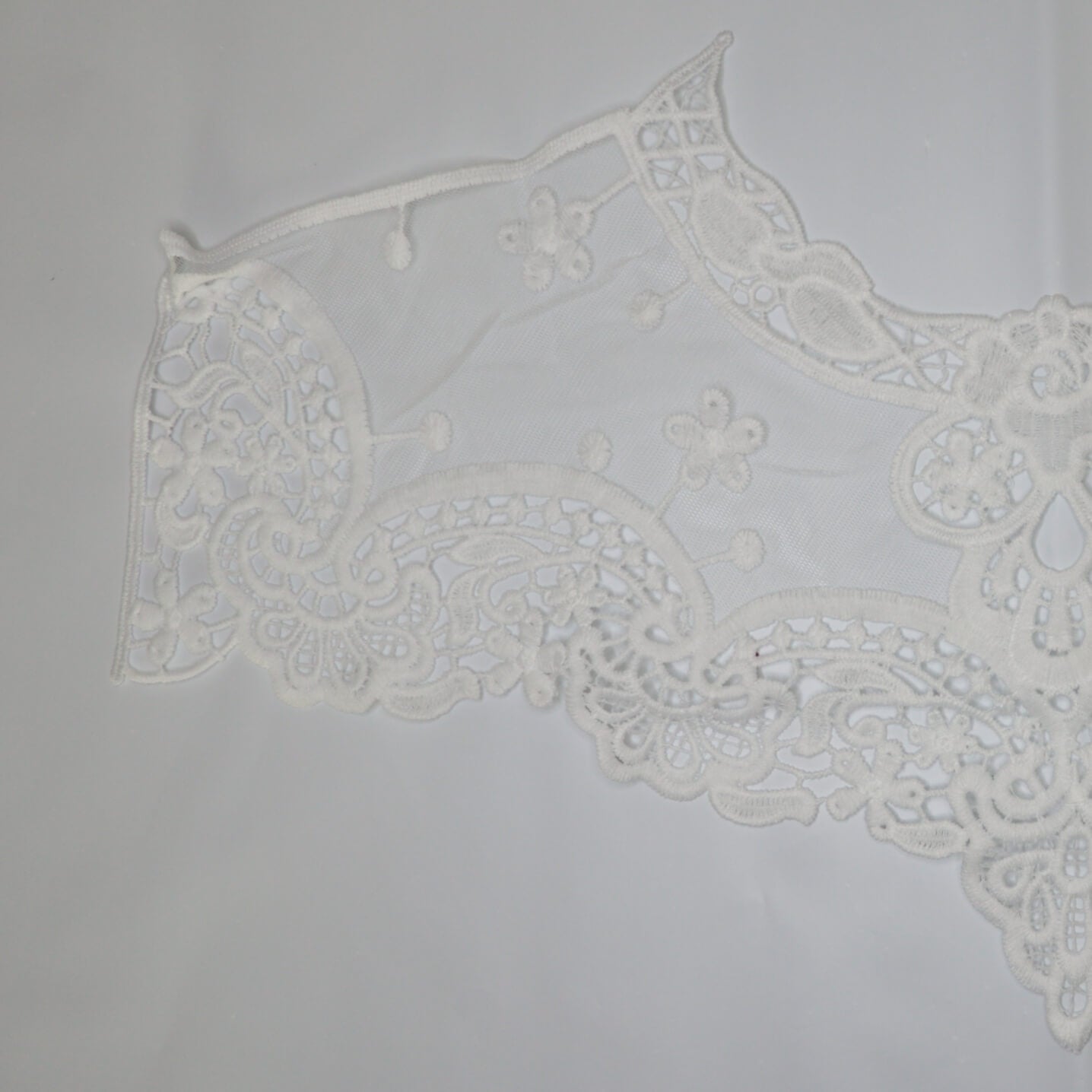 White Lace Collar Embroidery Applique