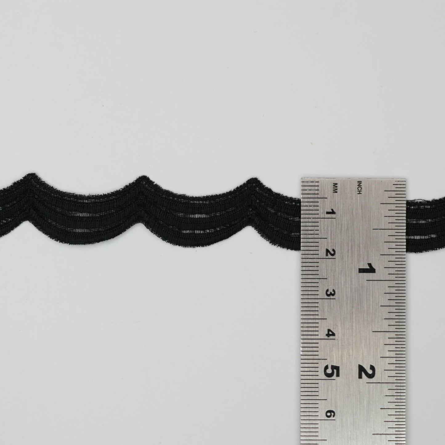 15mm Black Wavy Design Guipure Type Lace per/metre