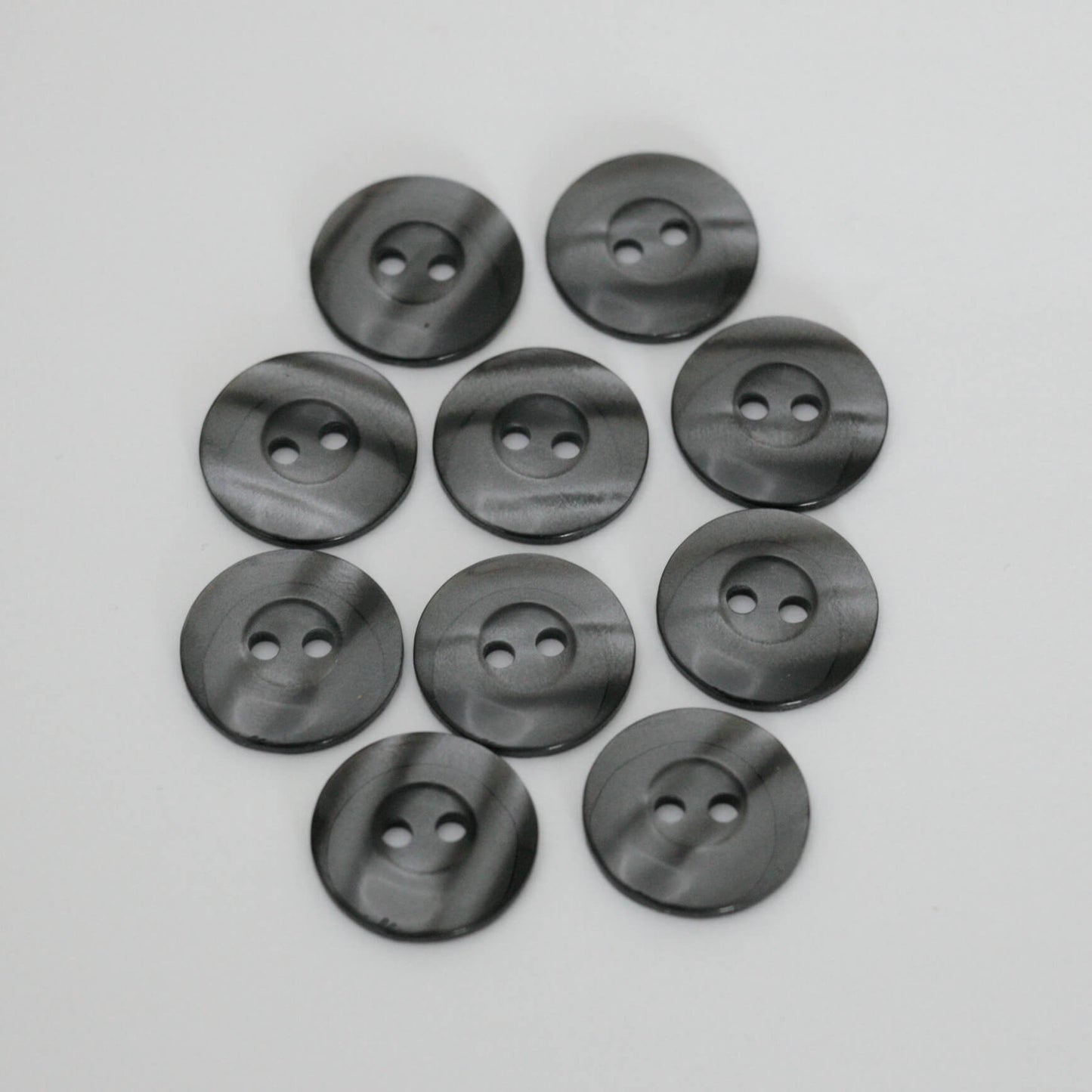 18mm Grey Pearlescent Plastic 2H Buttons 10pk