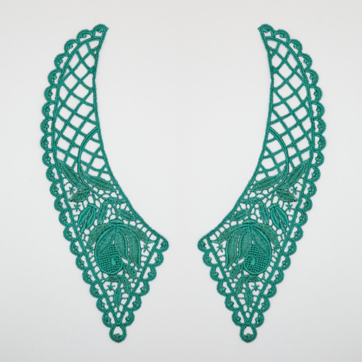 22cm x 7cm Pair of Bright Turquoise Guipure Lace Collar