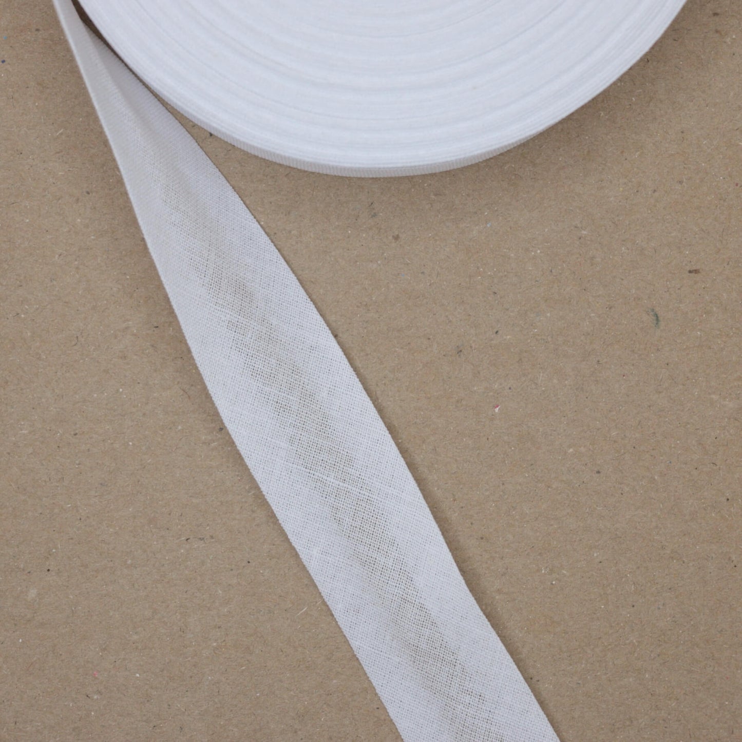 25mm White Cotton Folded Bias-Binding per/metre