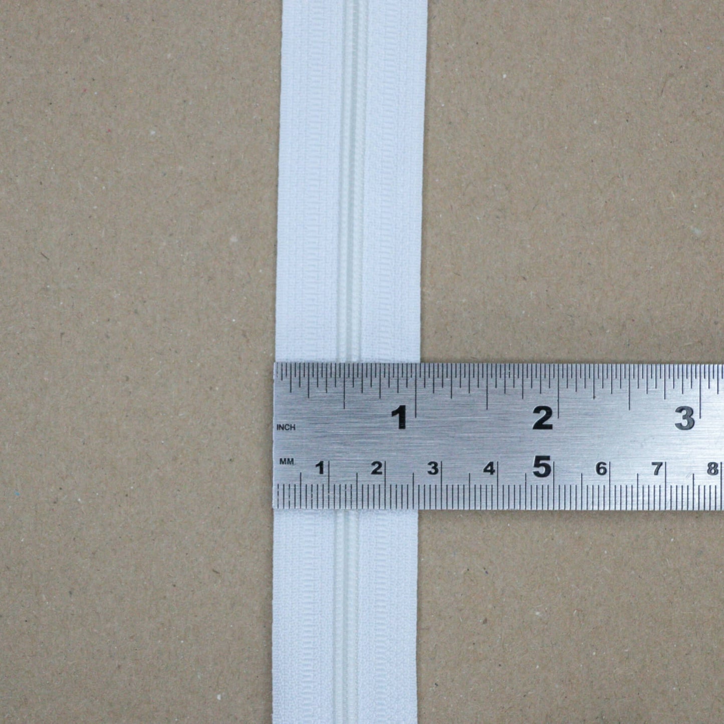 25mm White Nylon (Size 4) Zipper Tape 1m