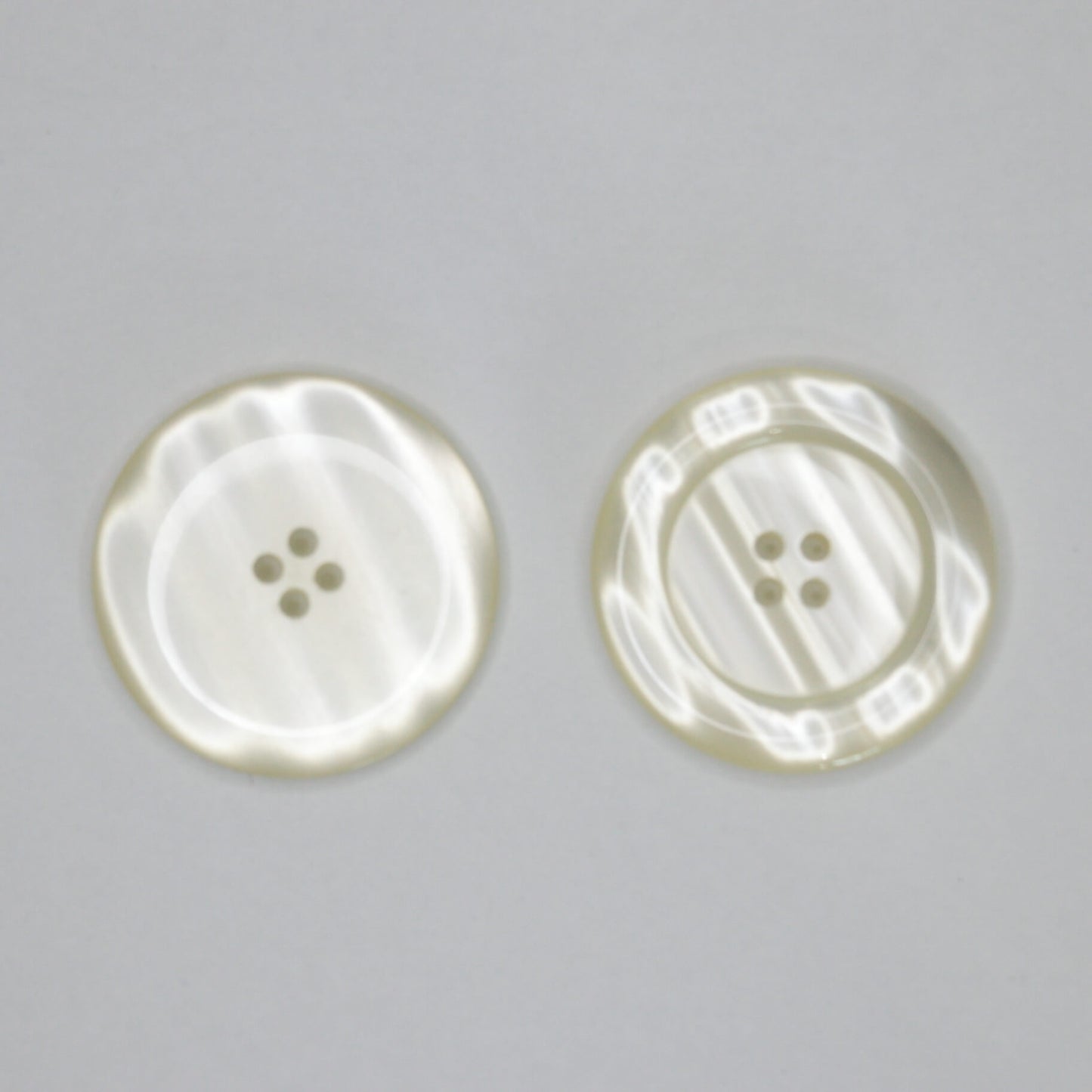 33mm Pearlescent Wave 4-Hole Buttons 8pk