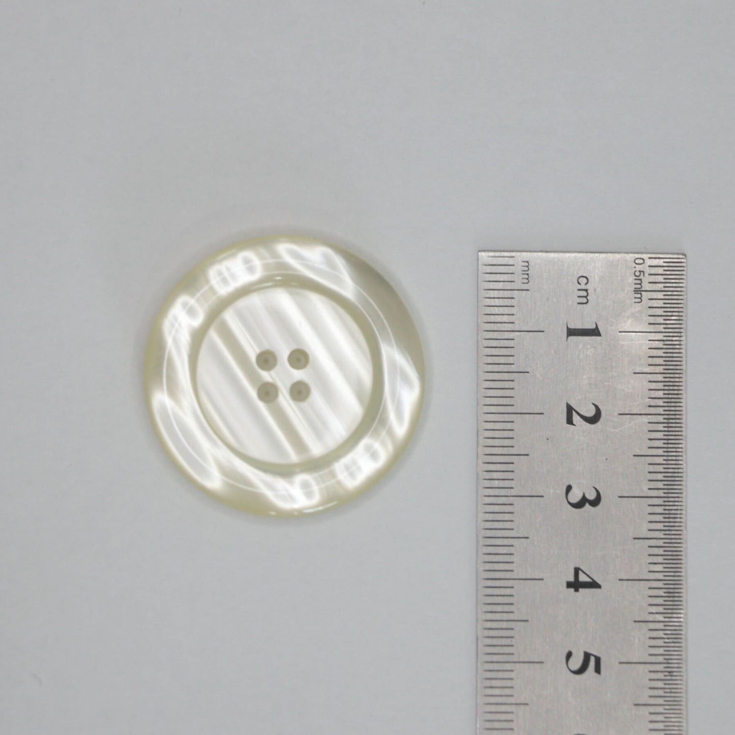 33mm Pearlescent Wave 4-Hole Buttons 8pk