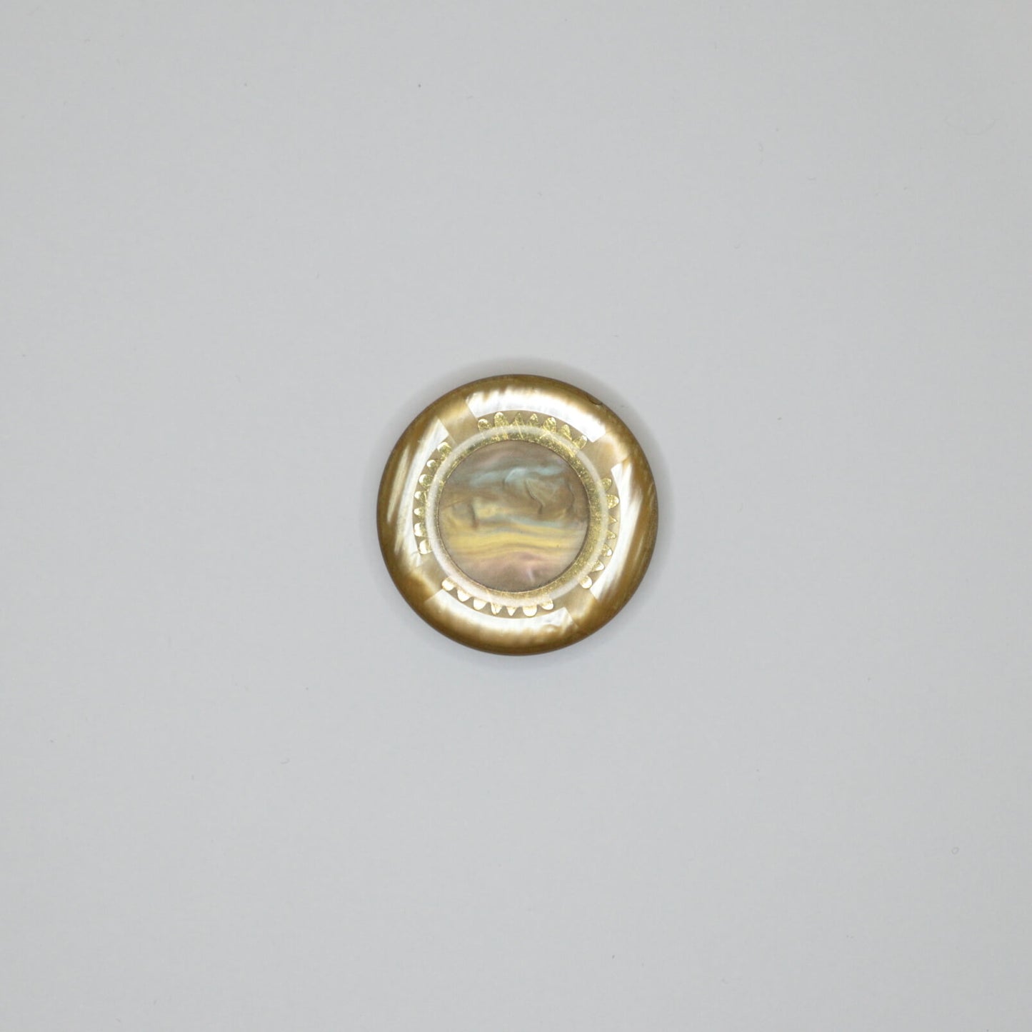 35mm Beige & Gold Bridge-Hole Buttons 3pk