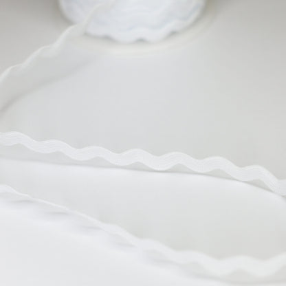 5mm White Ric-Rac Wavy Trim 1m