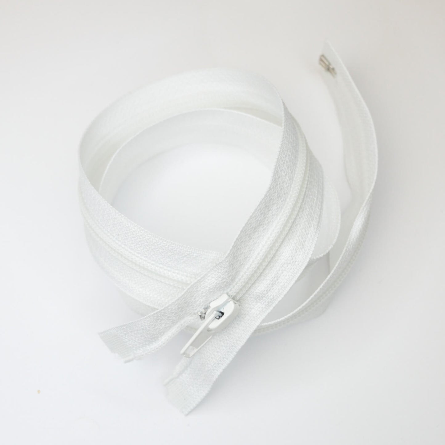 68cm White Nylon Open-End Zipper