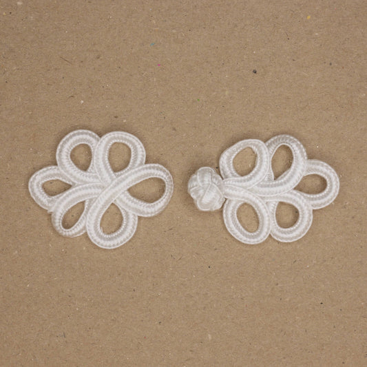 7cm x 3cm White Frog Fastener