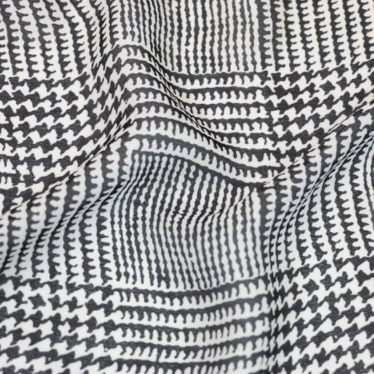 B&W Houndstooth Check Print Georgette per/metre
