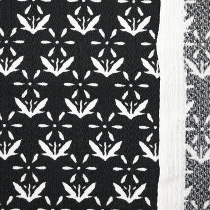 B&W Print Bubble Crepe 1m