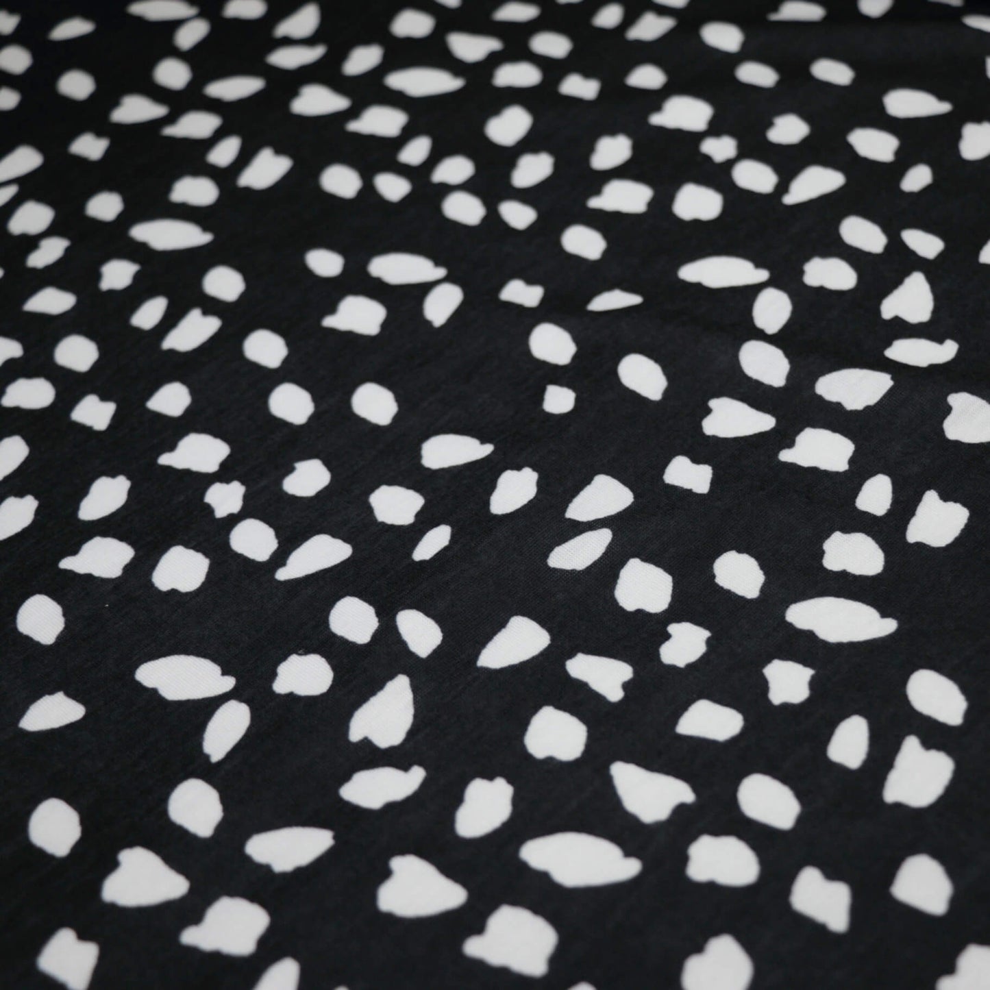 Black and White Spot Jersey per/metre