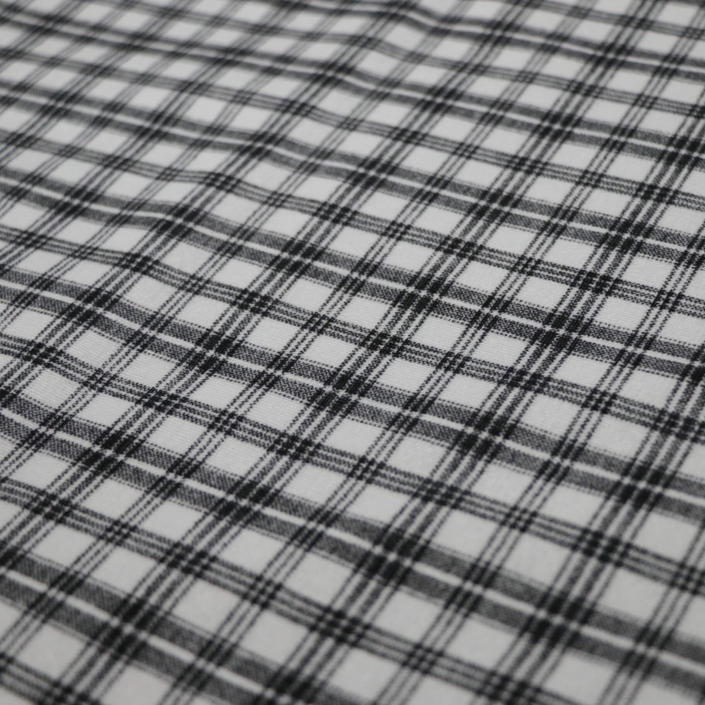 Black and White Windowpane Plaid Jersey per/metre