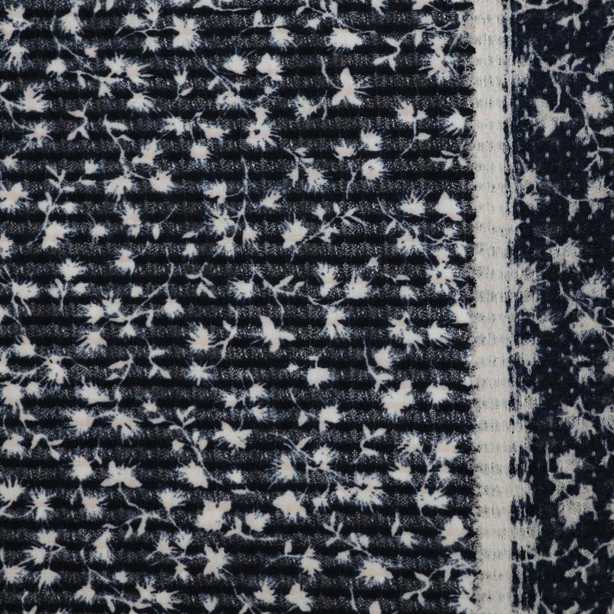 Navy Ditsy Bubble Crepe per/metre