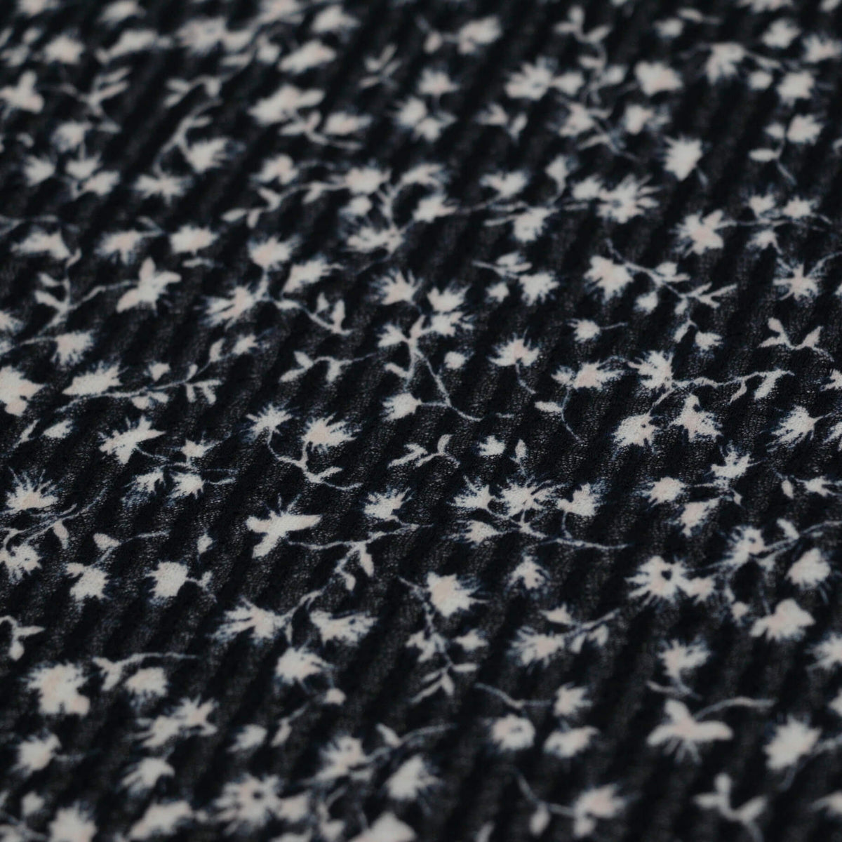 Navy Ditsy Bubble Crepe per/metre
