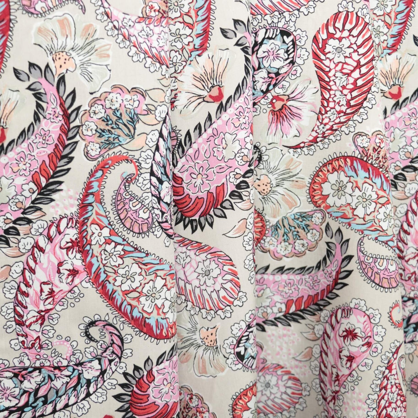 Pinky Floral Paisley 100% Viscose per/metre